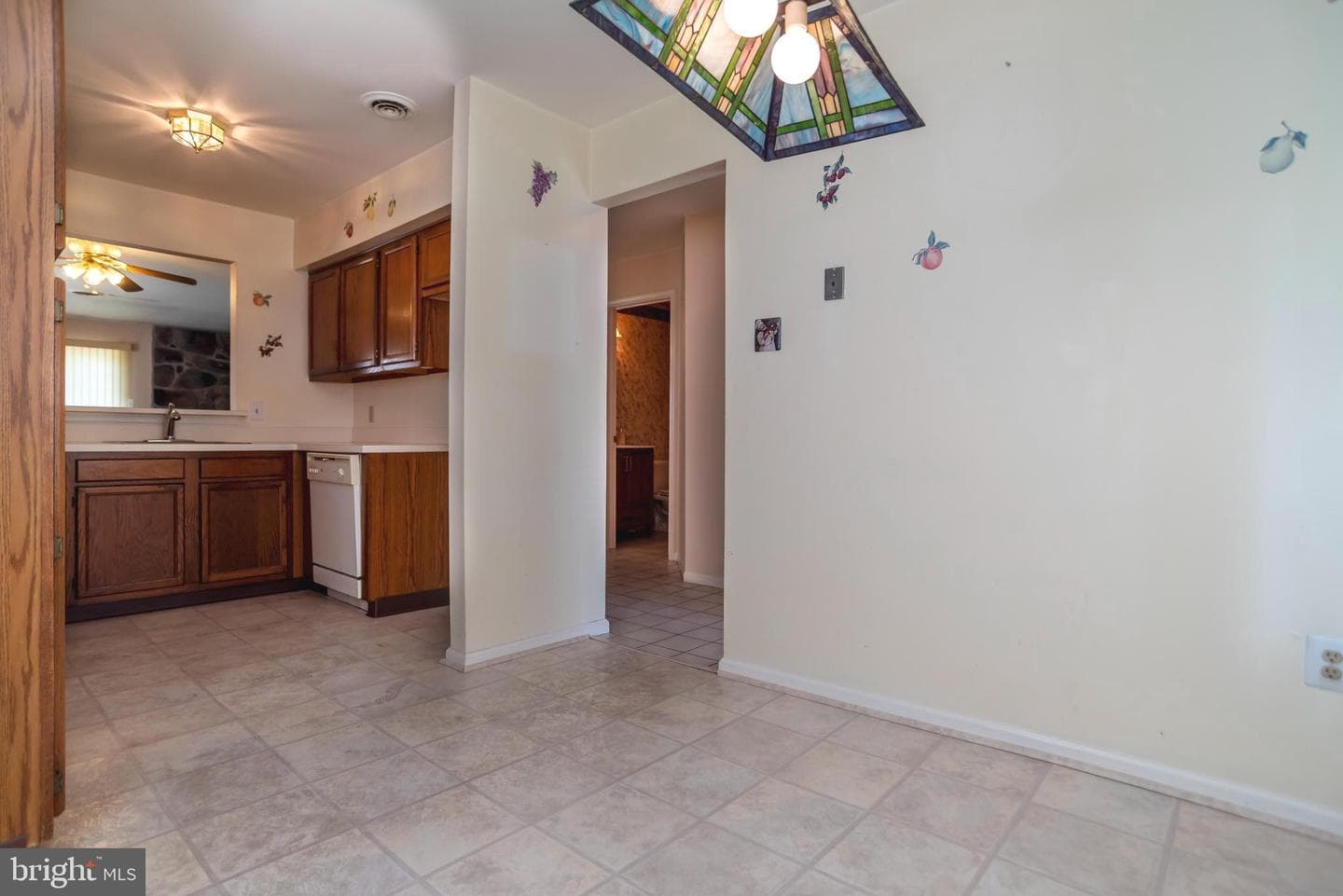 111 Sarahs Lane photo 10