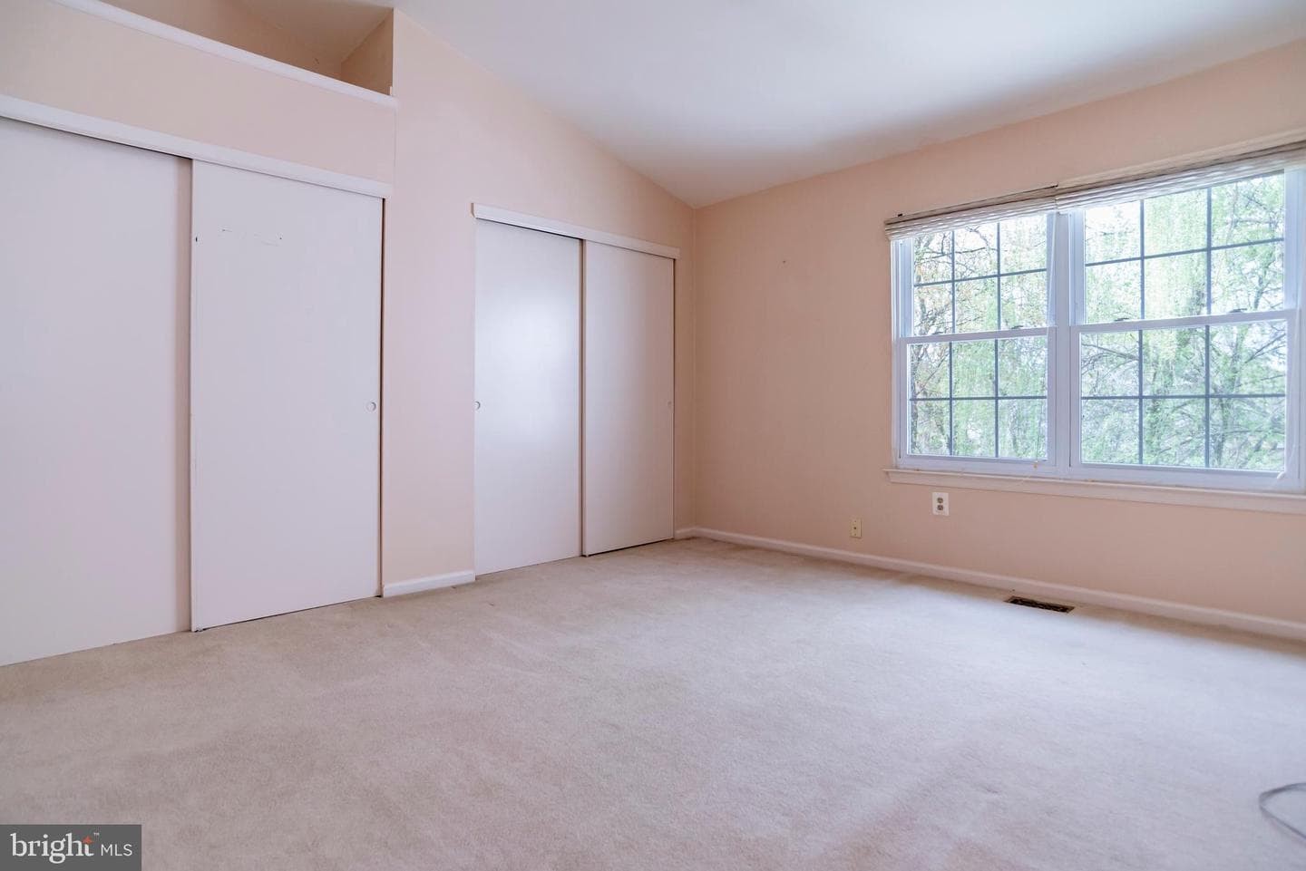 111 Sarahs Lane photo 22