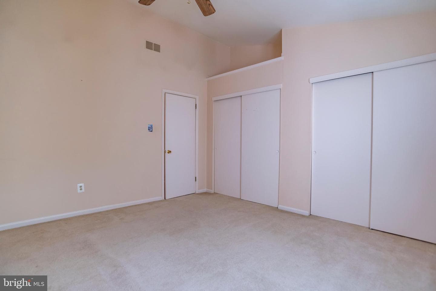 111 Sarahs Lane photo 23