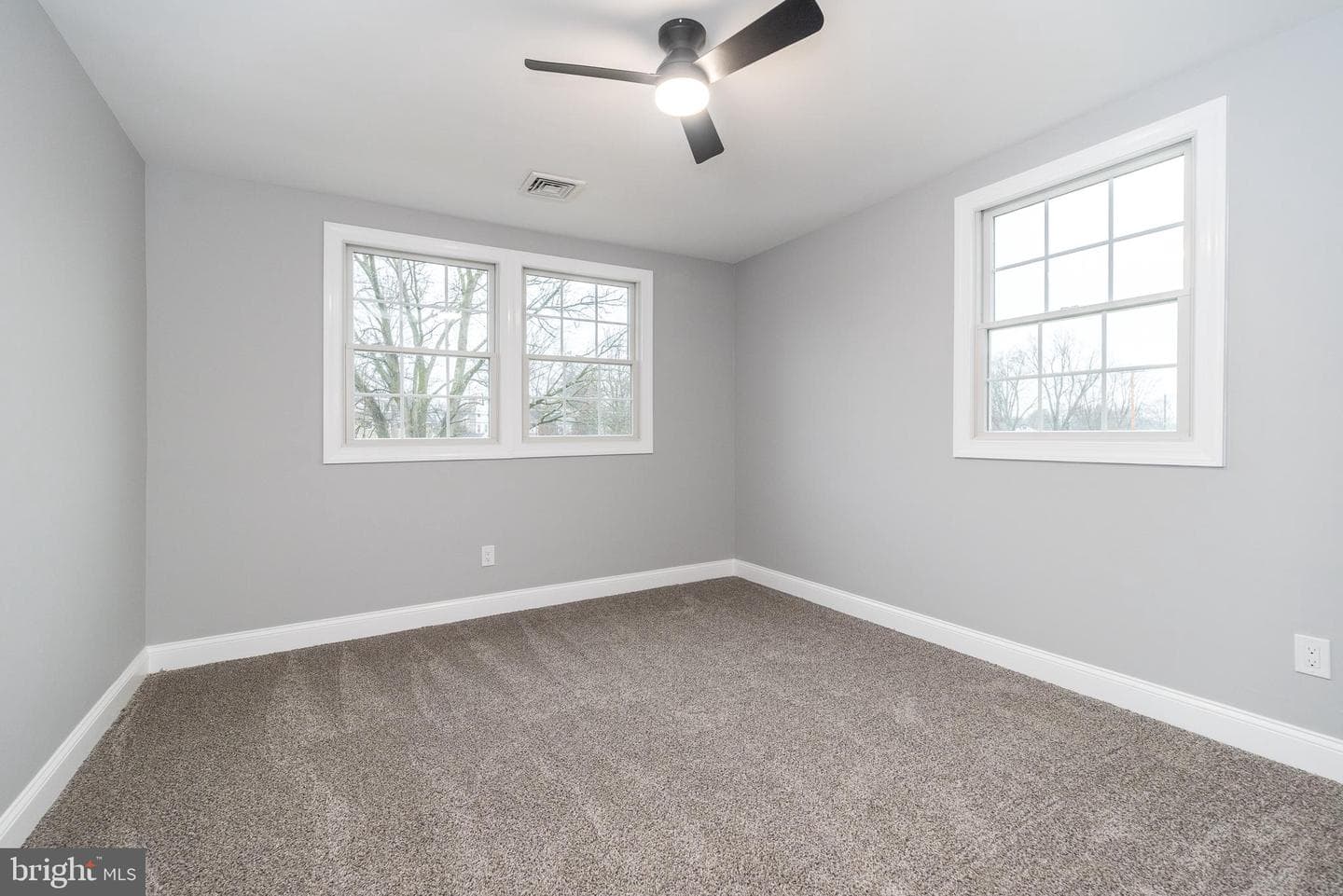 61 S Park Avenue photo 31