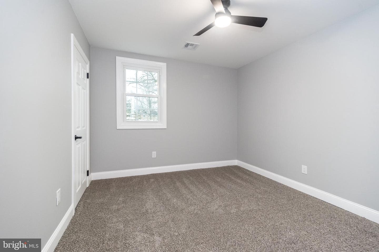 61 S Park Avenue photo 39