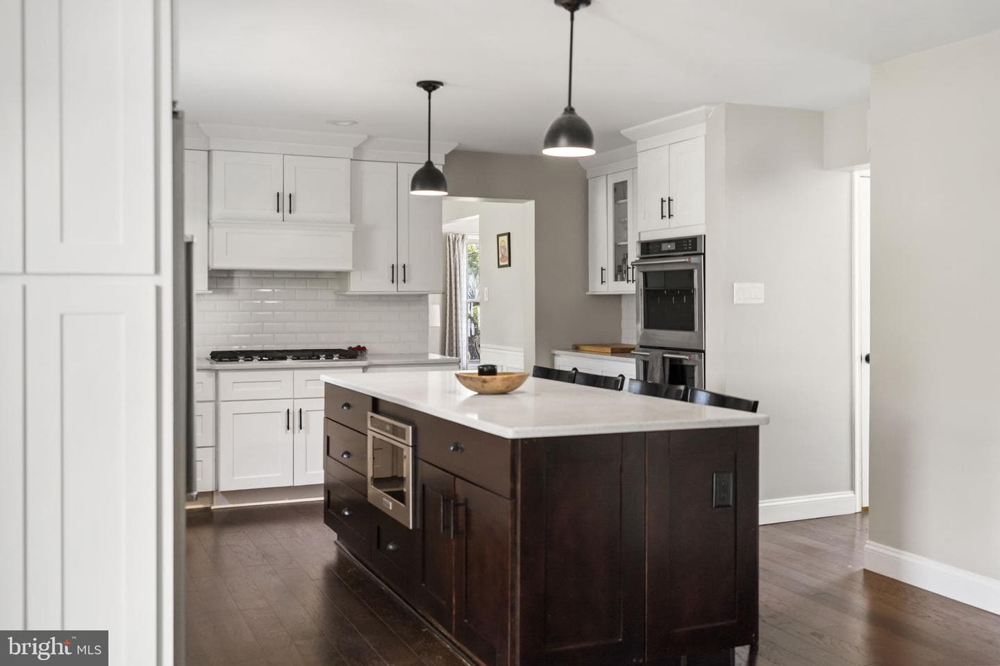 220 Richard Way photo 13