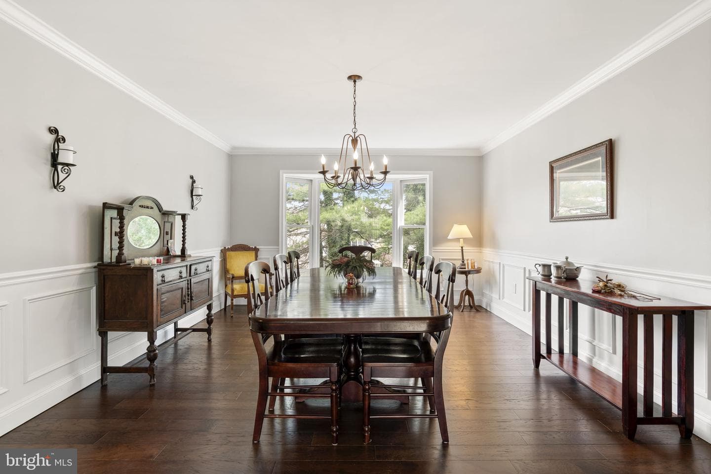 220 Richard Way photo 18
