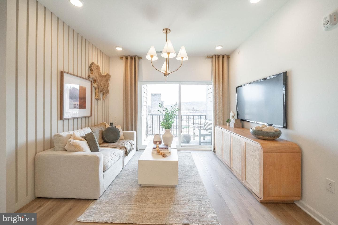 421 Washington Street #303 Hamilton photo 3