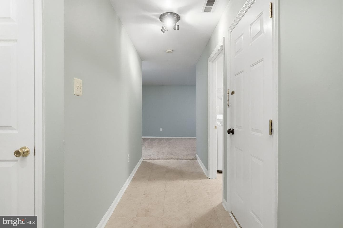 515 Williamsburg Way photo 27