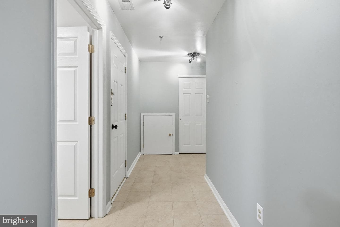 515 Williamsburg Way photo 29