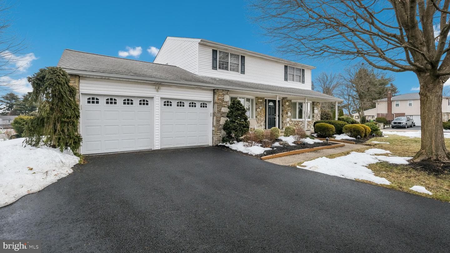 799 Bobwhite Lane photo 2