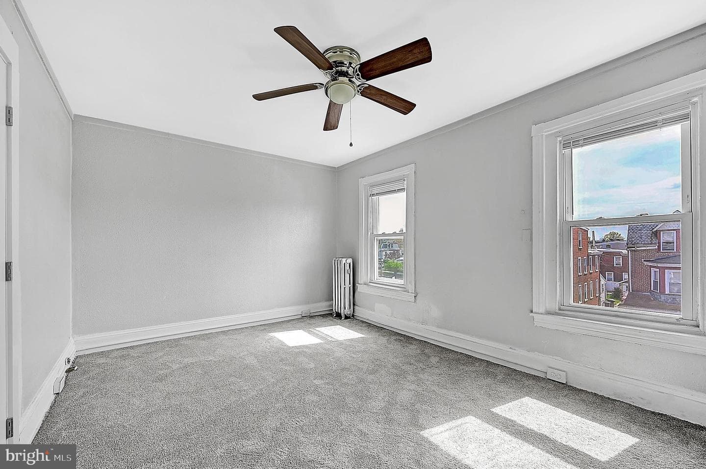 105 W Wood Street photo 24