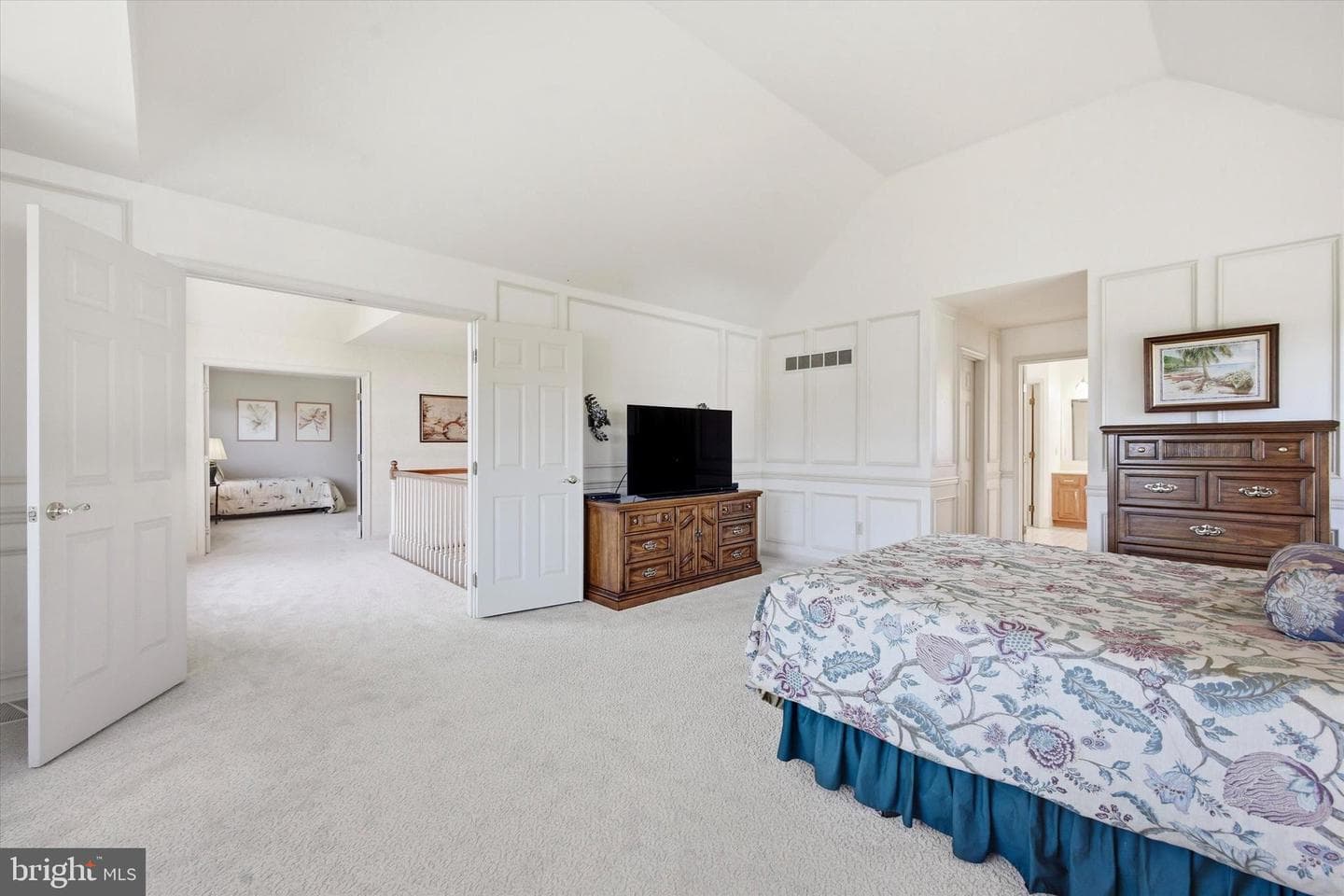 2594 Hillcrest Drive photo 21