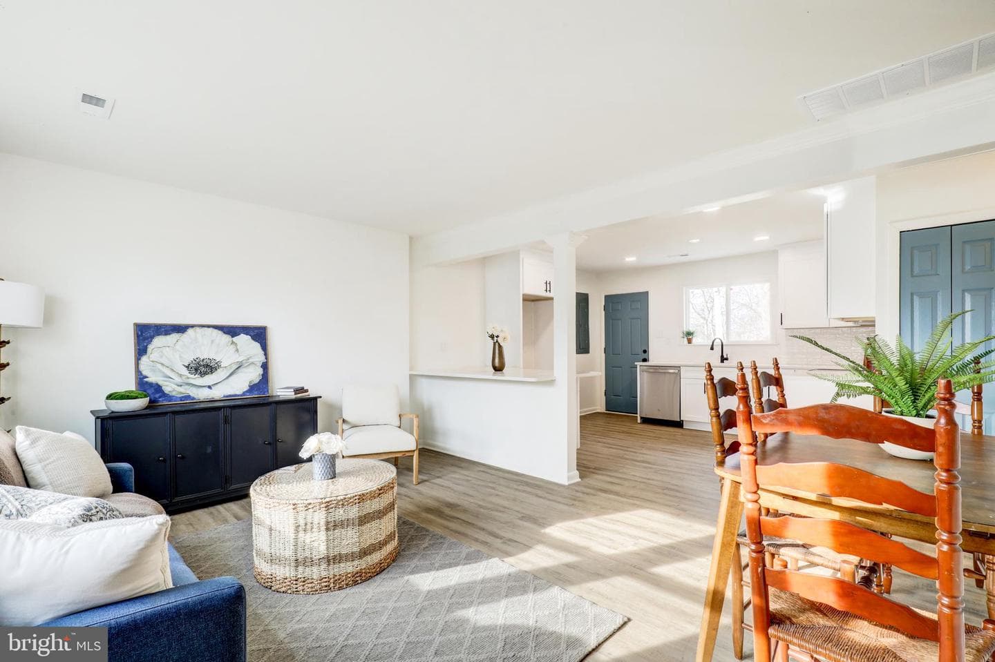 225 Potts Drive photo 4