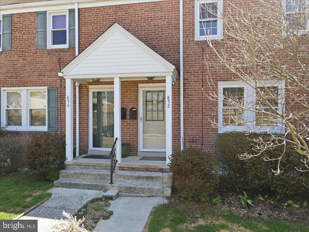 852 Feist Avenue photo 4