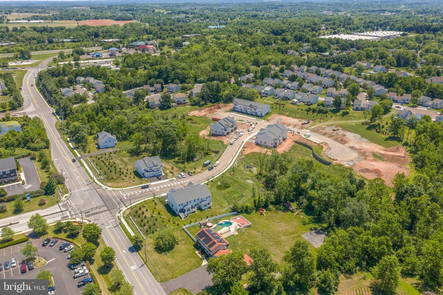 300 East Sawyer Court photo 2