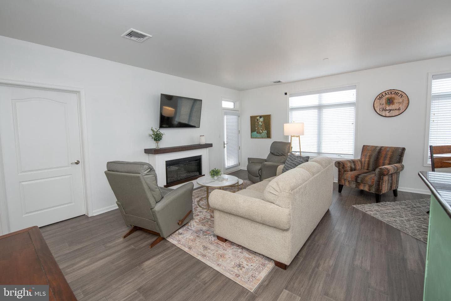460 Carson Terrace photo 5