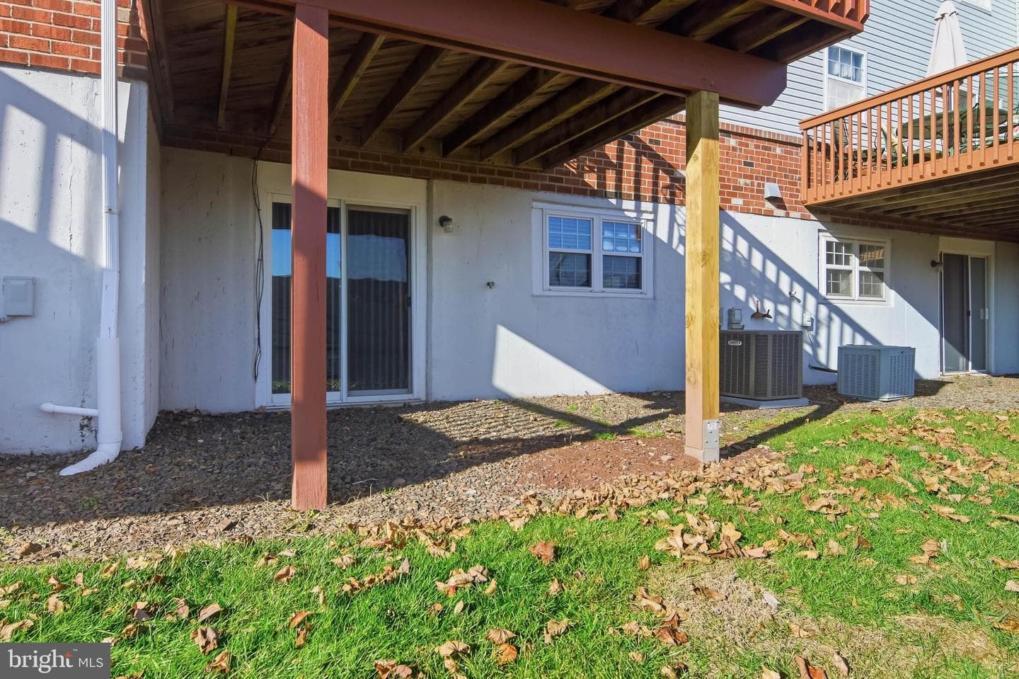 1503 Reagan photo 28