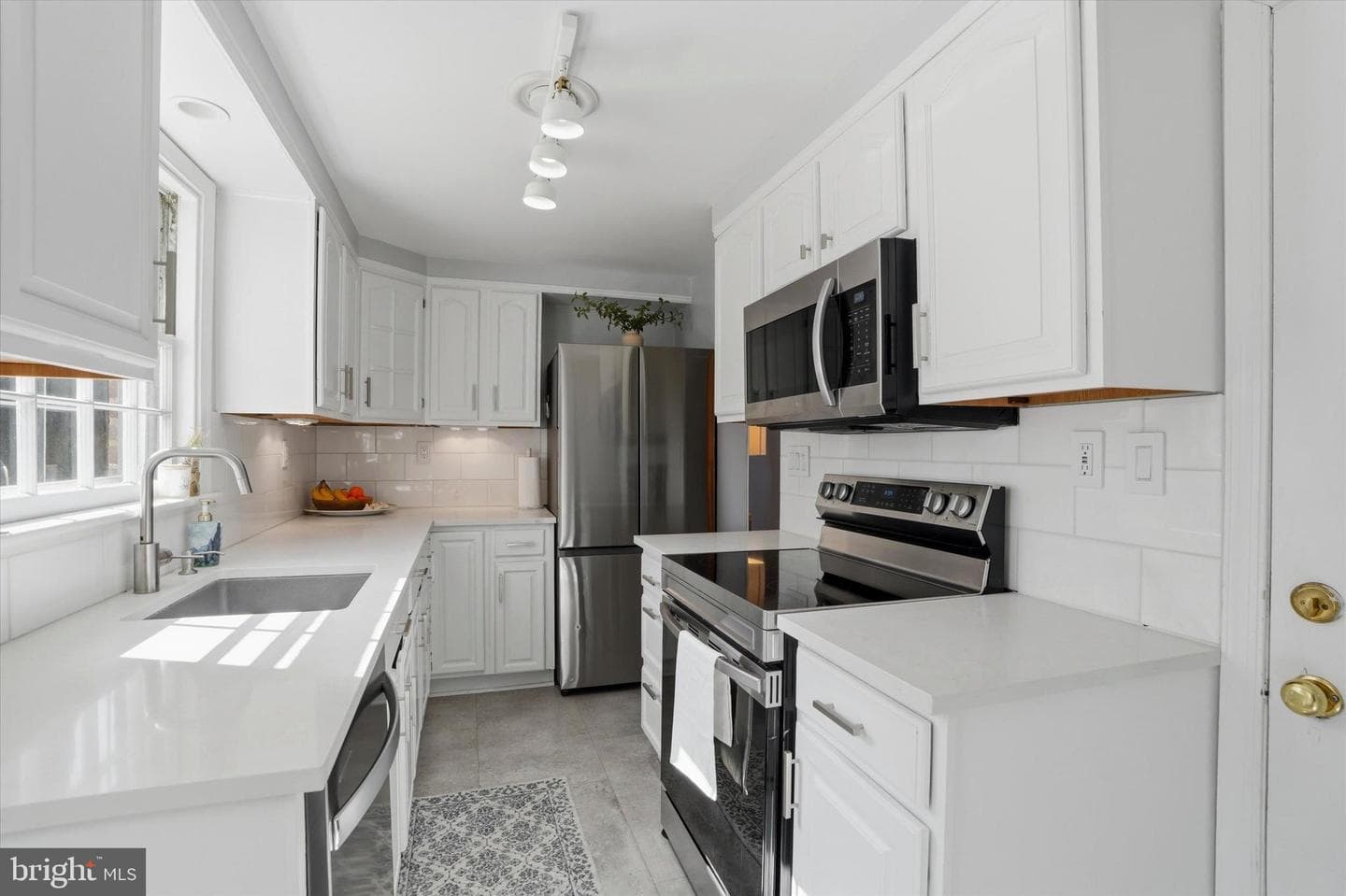 514 Kingston Road photo 15