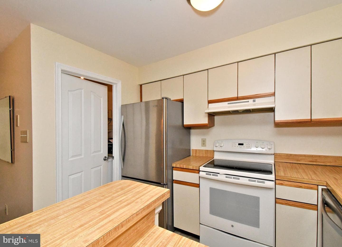 1203 Foxmeadow Drive #condo 1203 photo 18