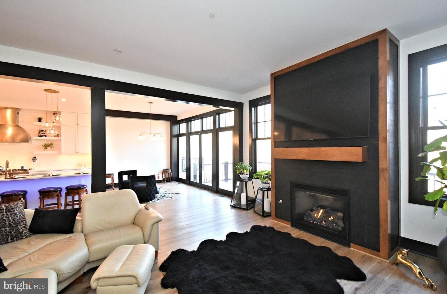 10 Richards Way photo 16