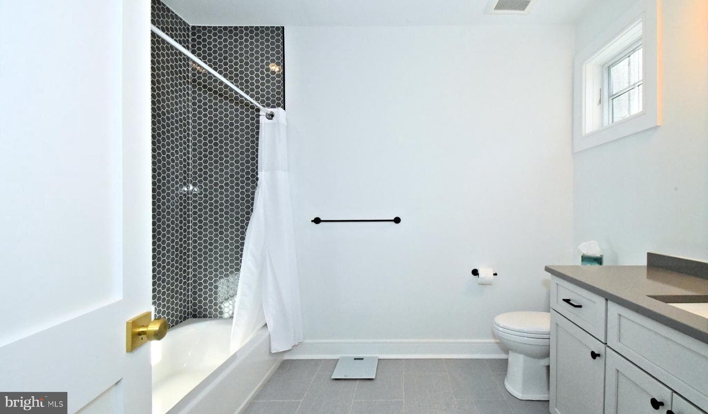 10 Richards Way photo 50