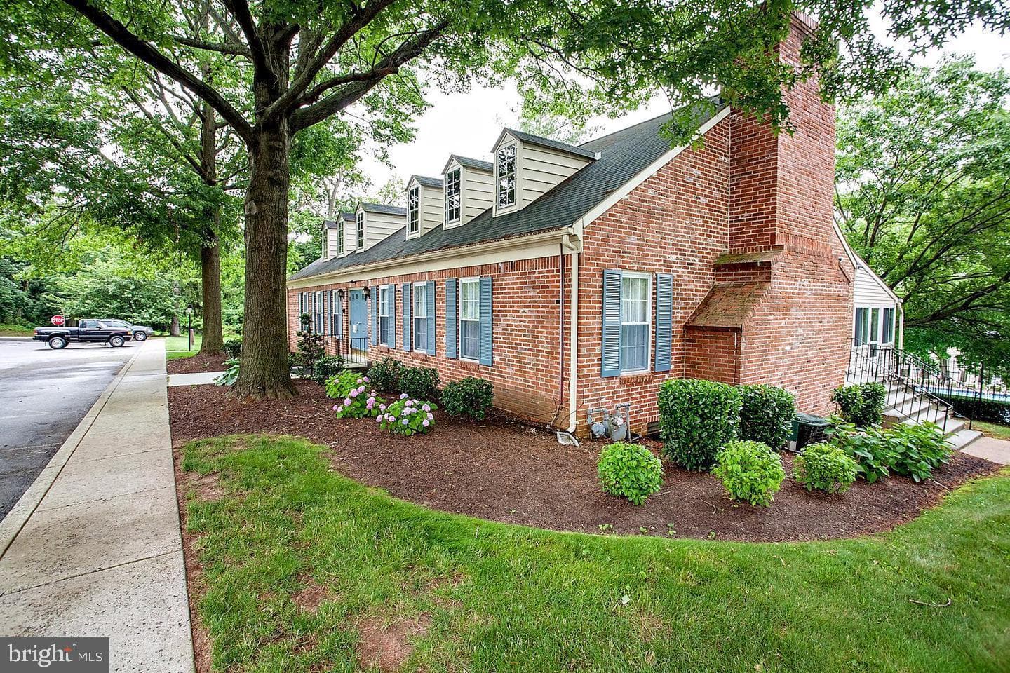 133 Oberlin Terrace photo 4