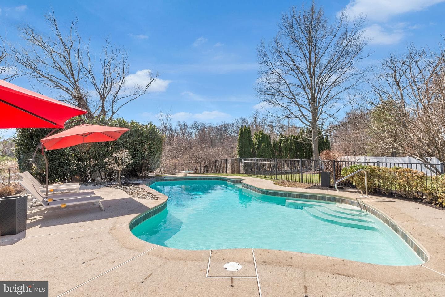 110 Mallard Drive W photo 44