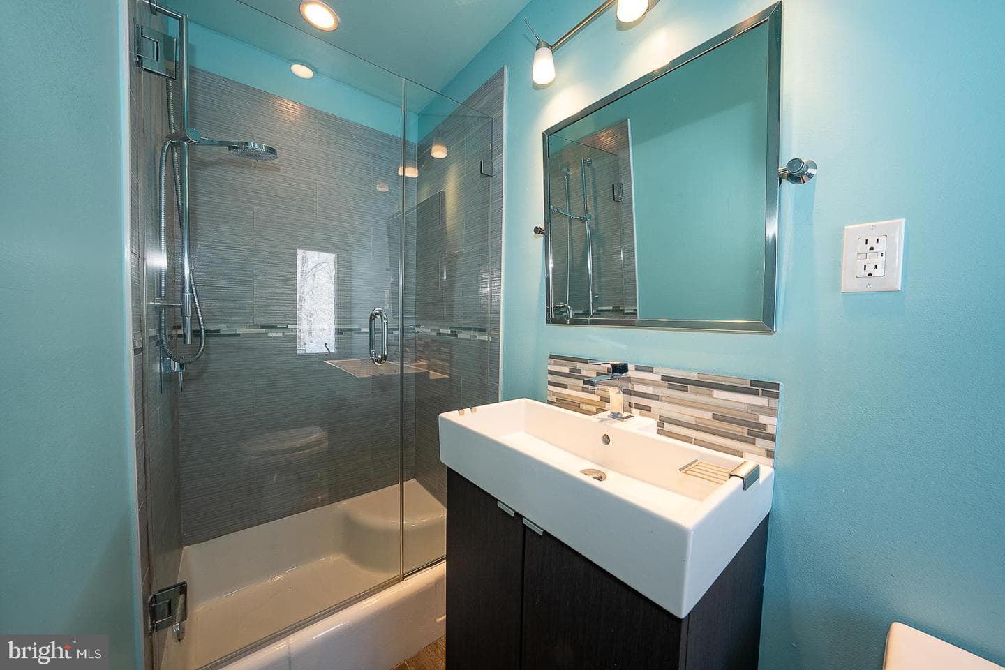 241 Cheswold Lane photo 40