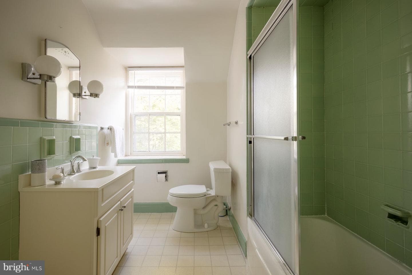 8221 Ardmore Avenue photo 22