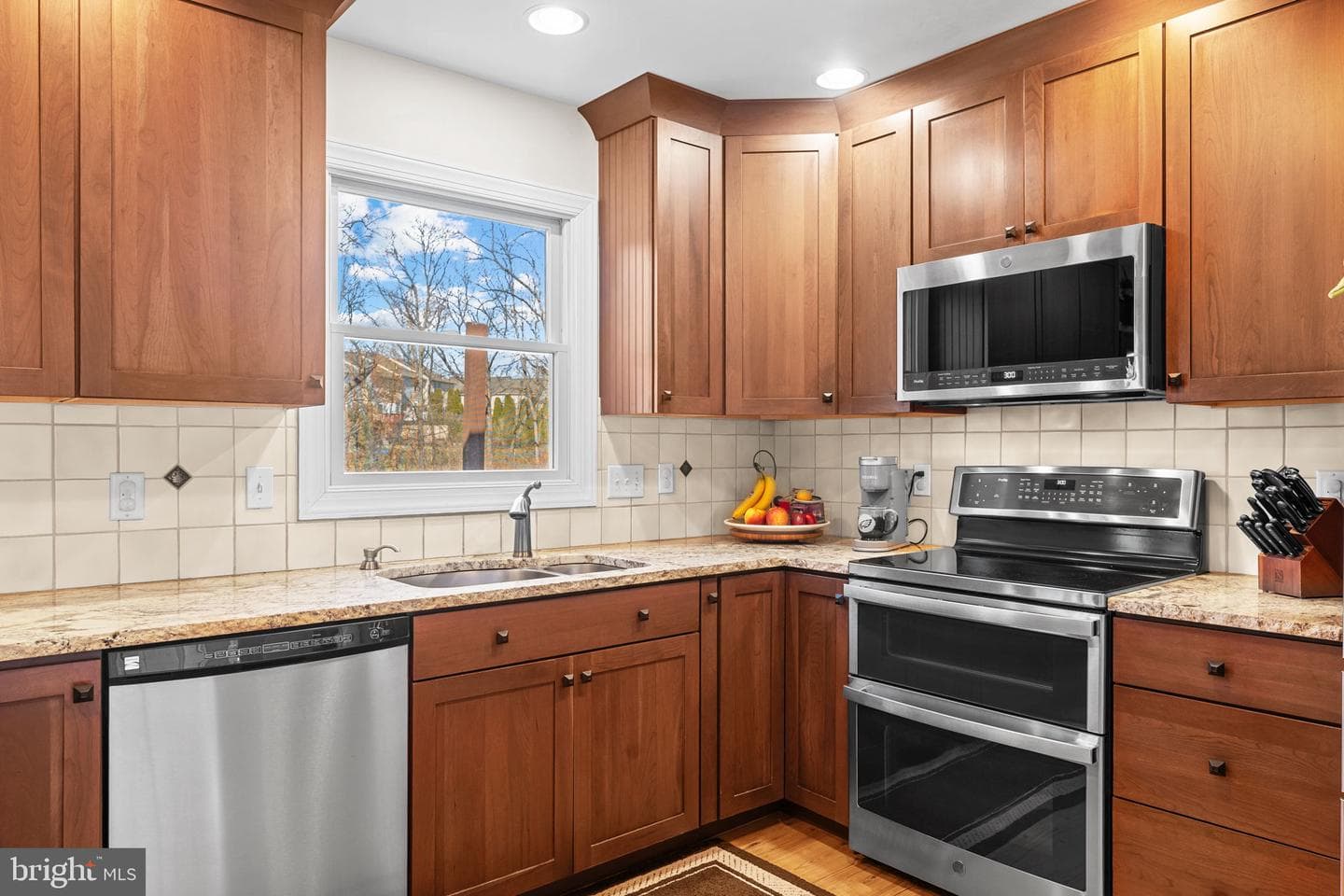 306 Sherwood Court N photo 18