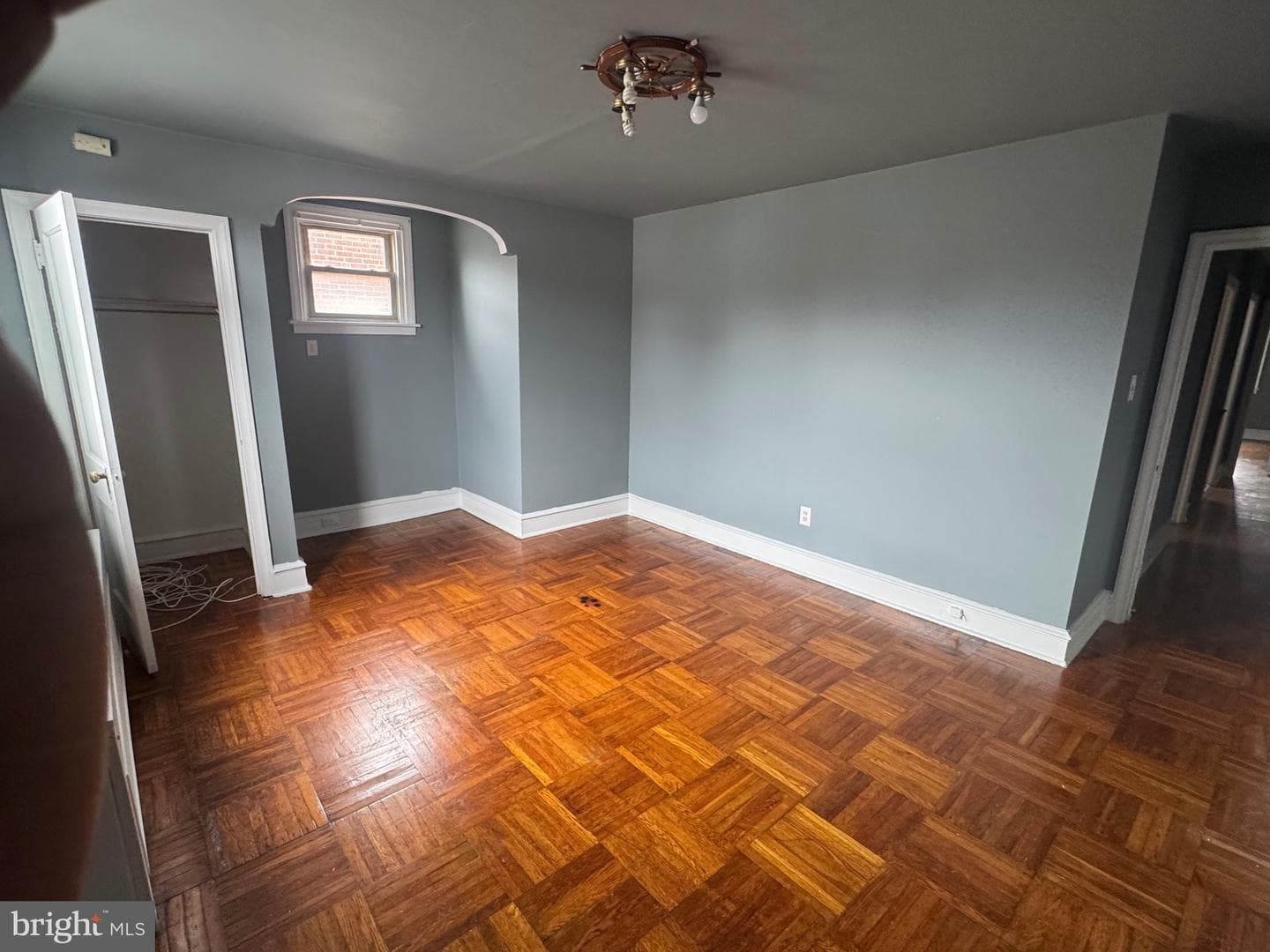 1825 Erlen Road photo 3