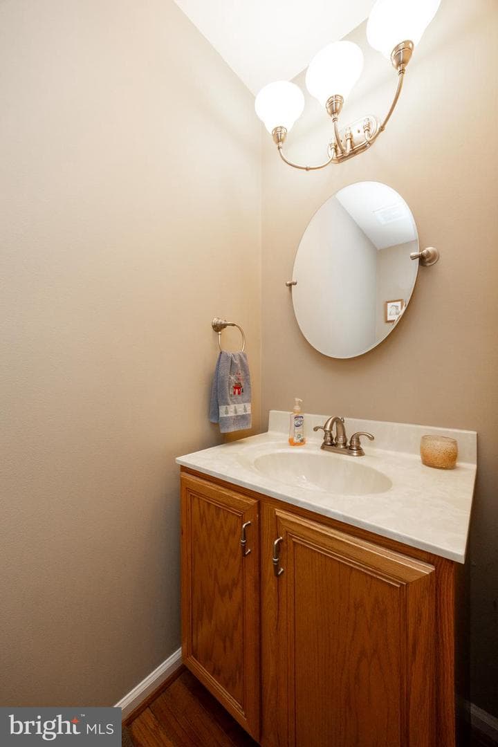 1537 Meadowview Drive photo 10