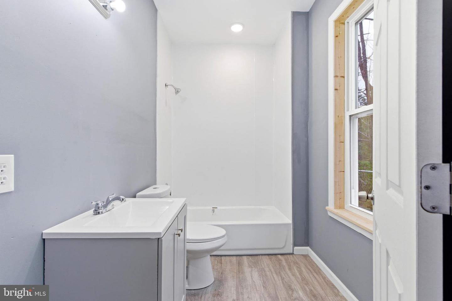 111 Hanover photo 8