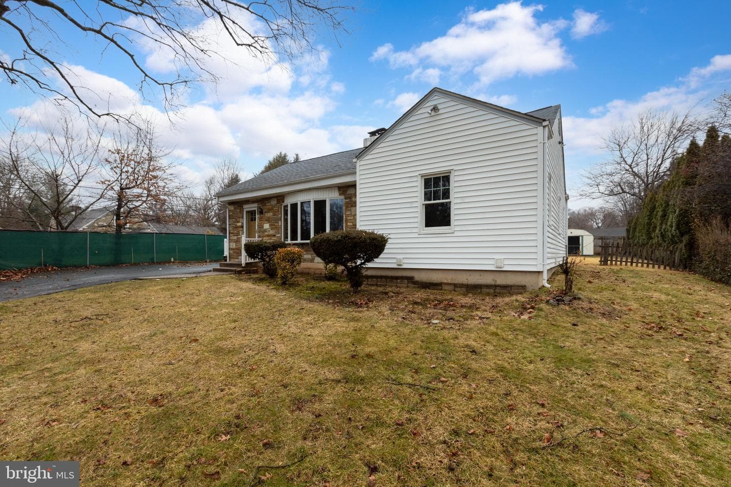 439 Township Line Road photo 4