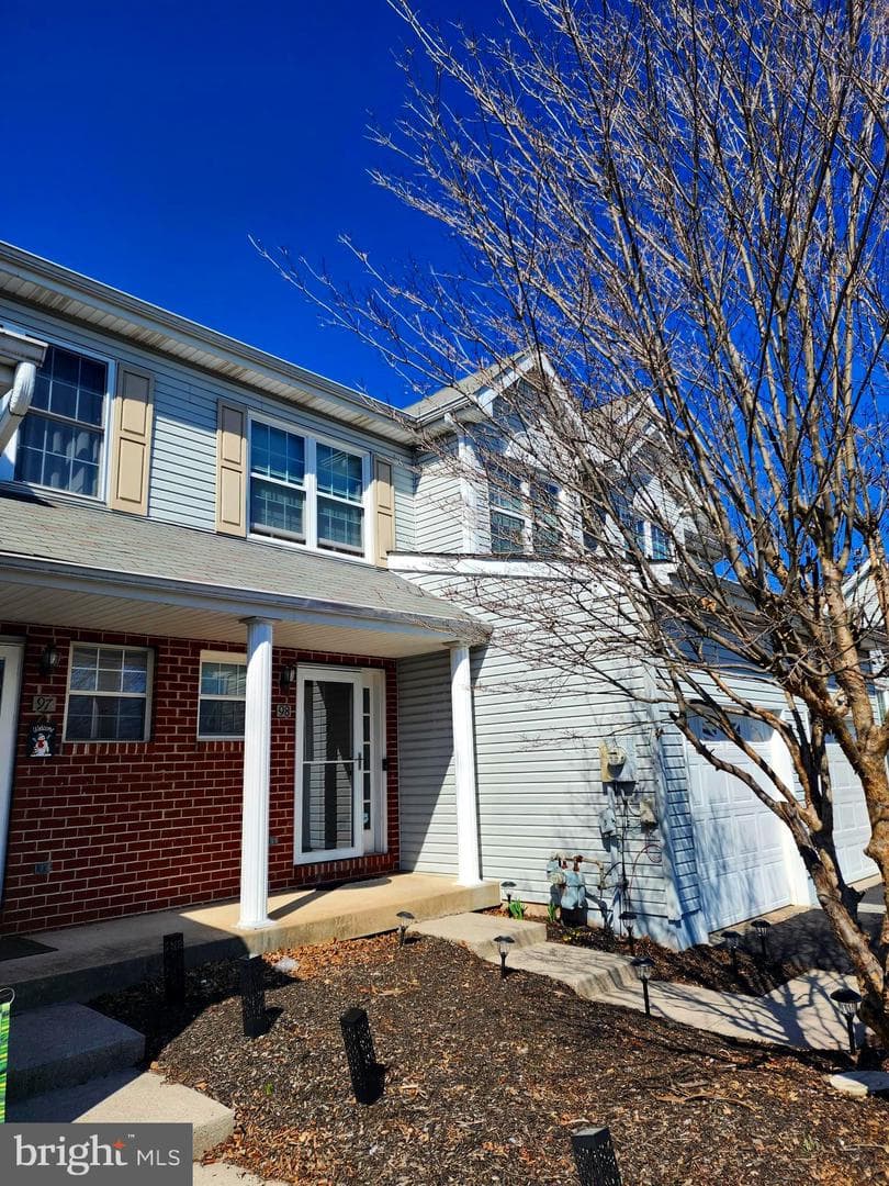 98 Forrest Court photo 32