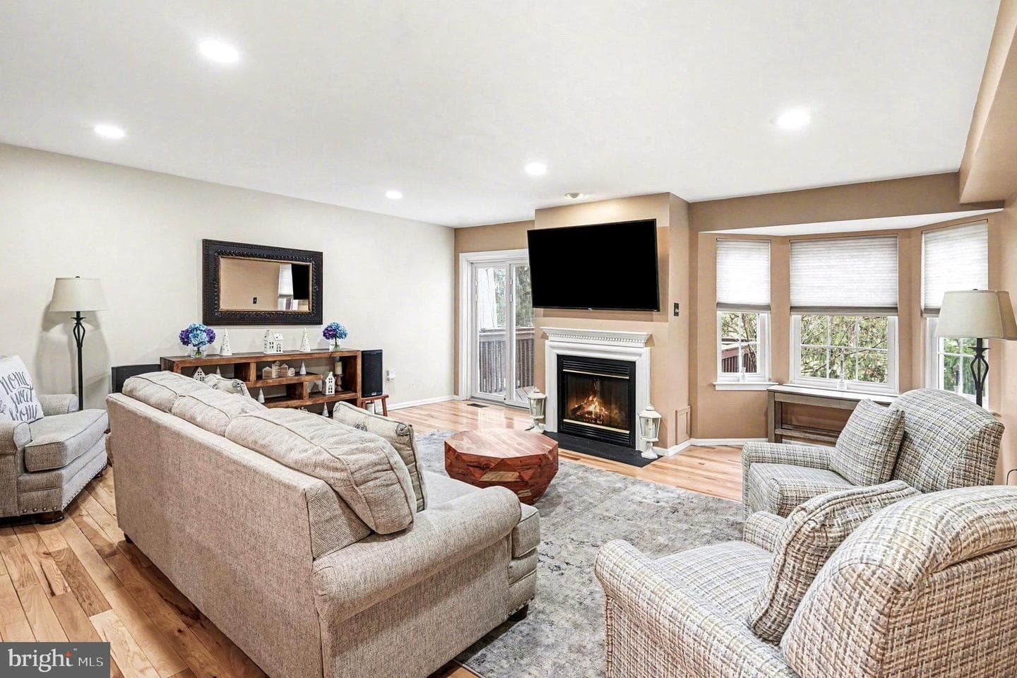 98 Forrest Court photo 7