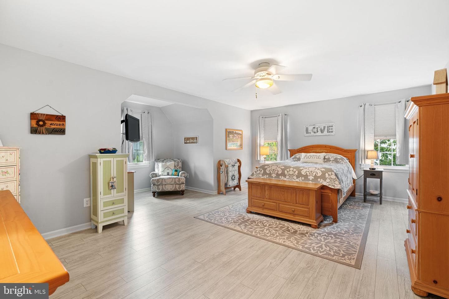 535 Olivia Way photo 17