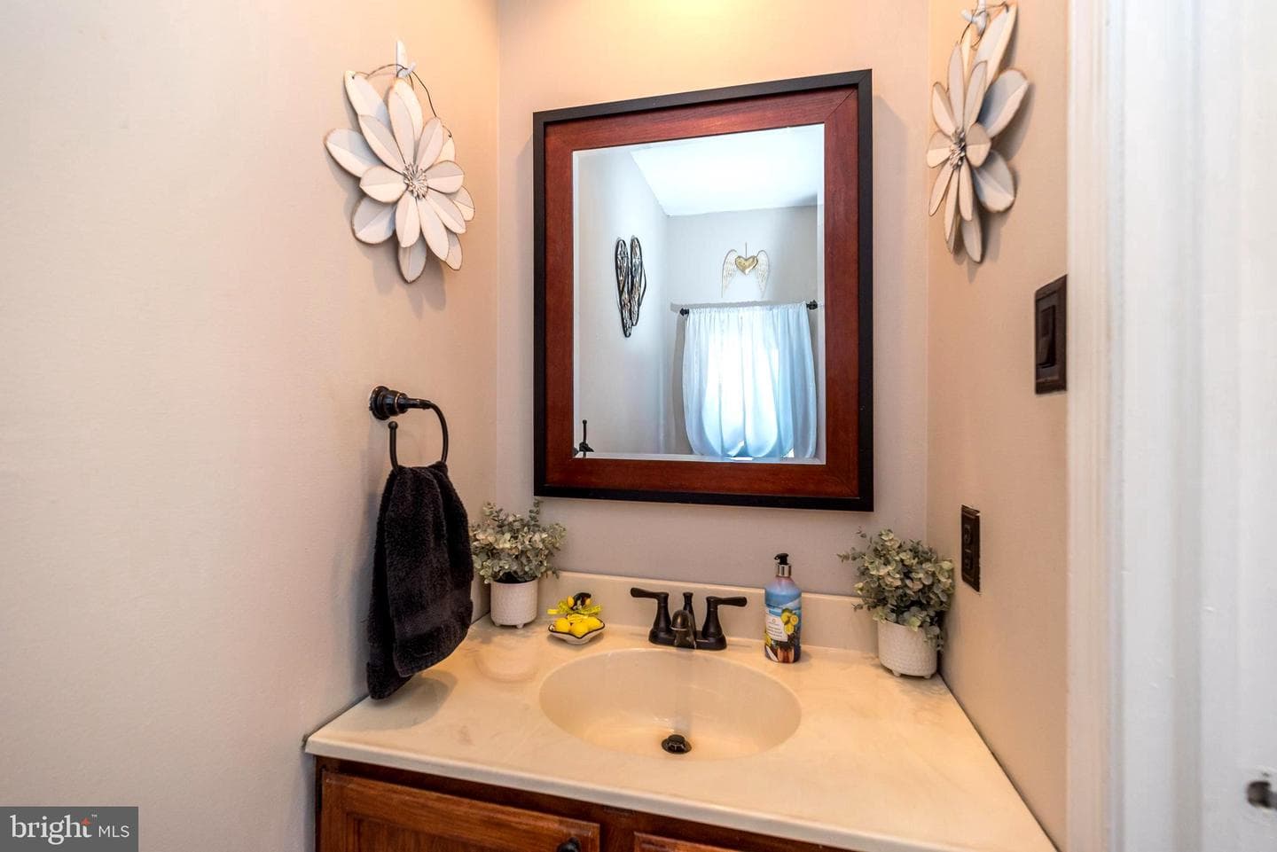 400 Calverton Court photo 22