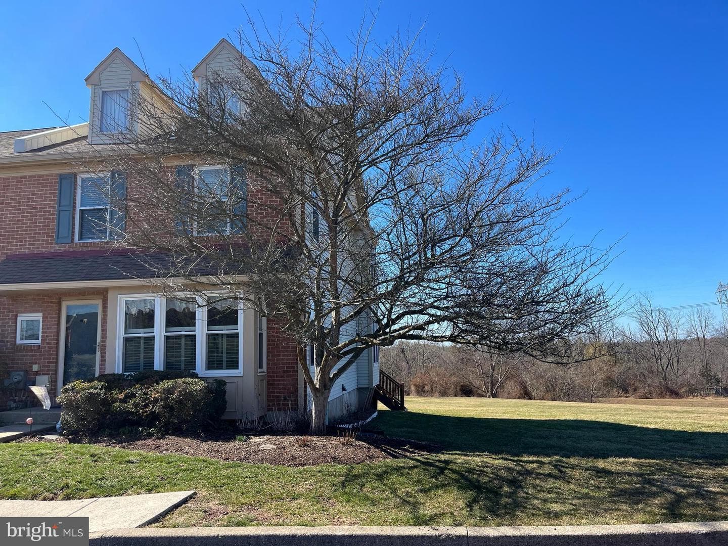 400 Calverton Court photo 3