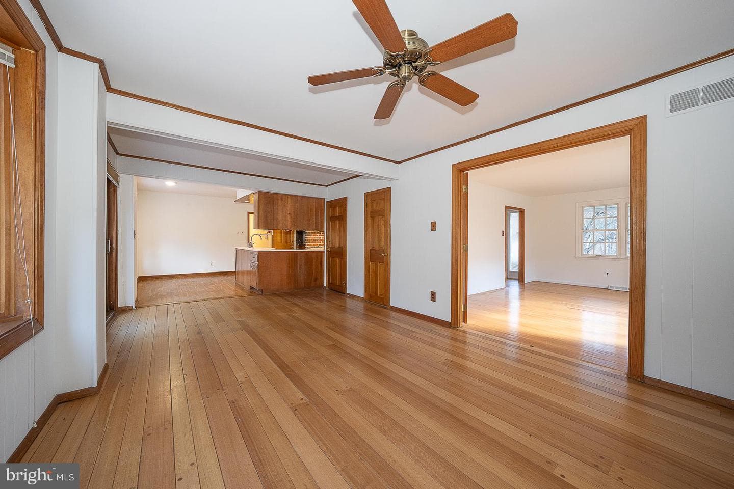 485 Garrison Way photo 11