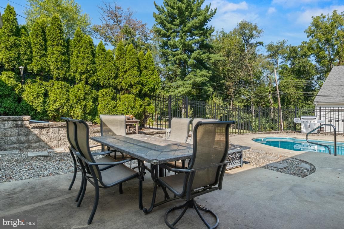 416 Stuart Ln photo 35