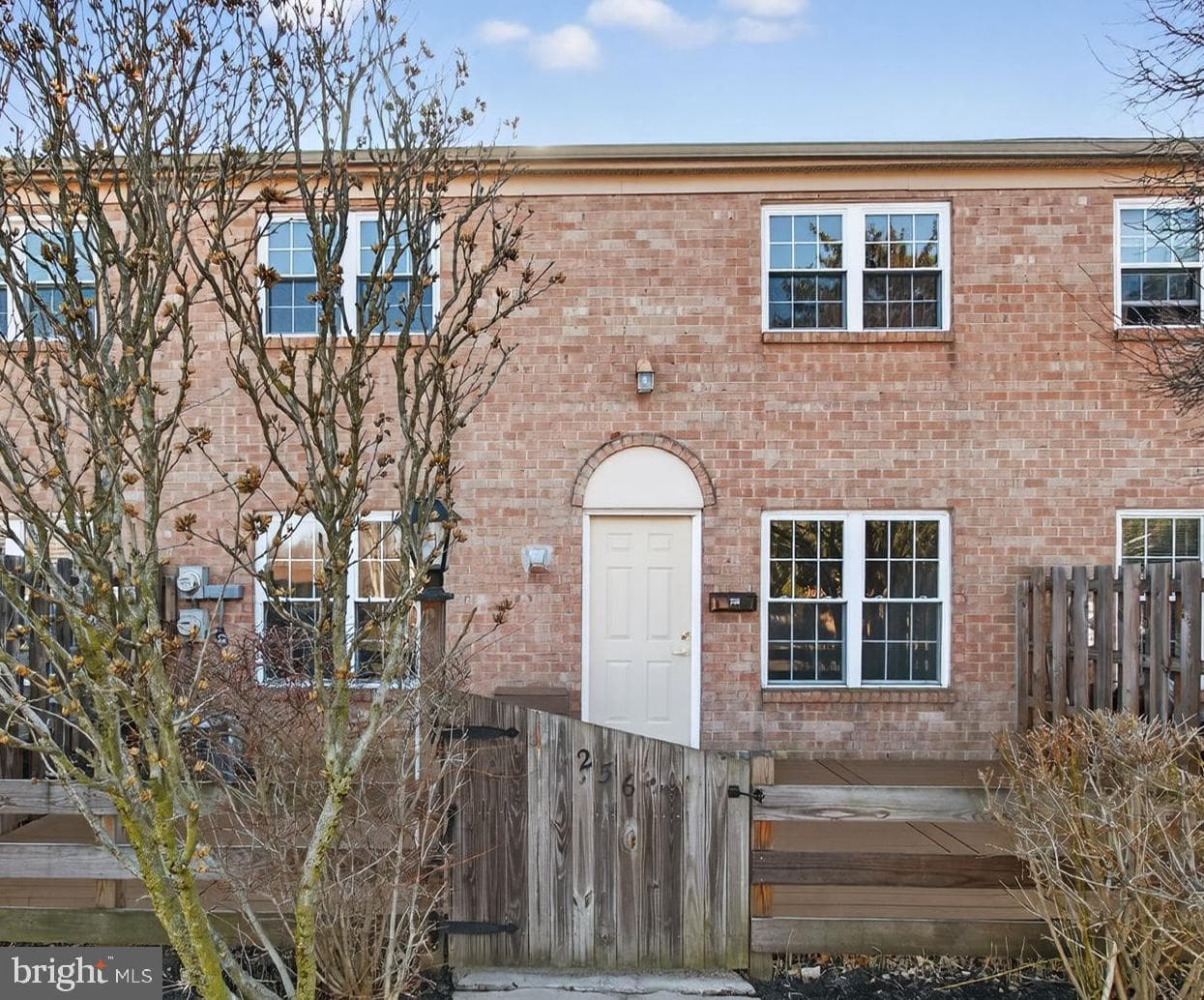 256 Arbour Court photo 2