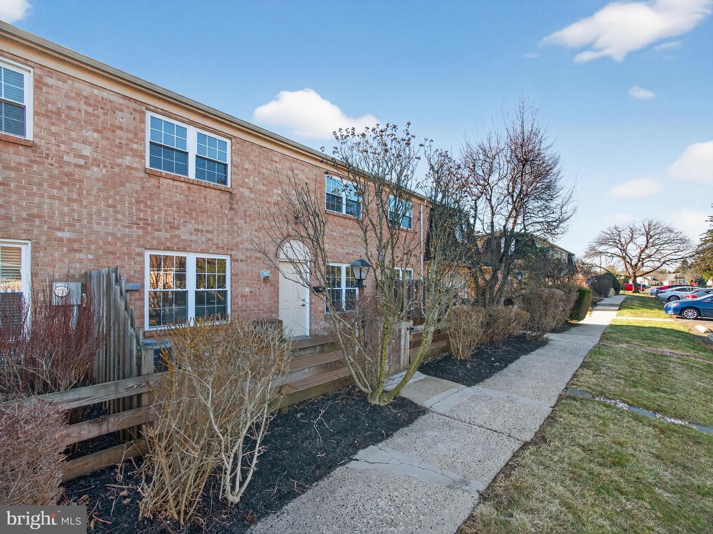 256 Arbour Court photo 3