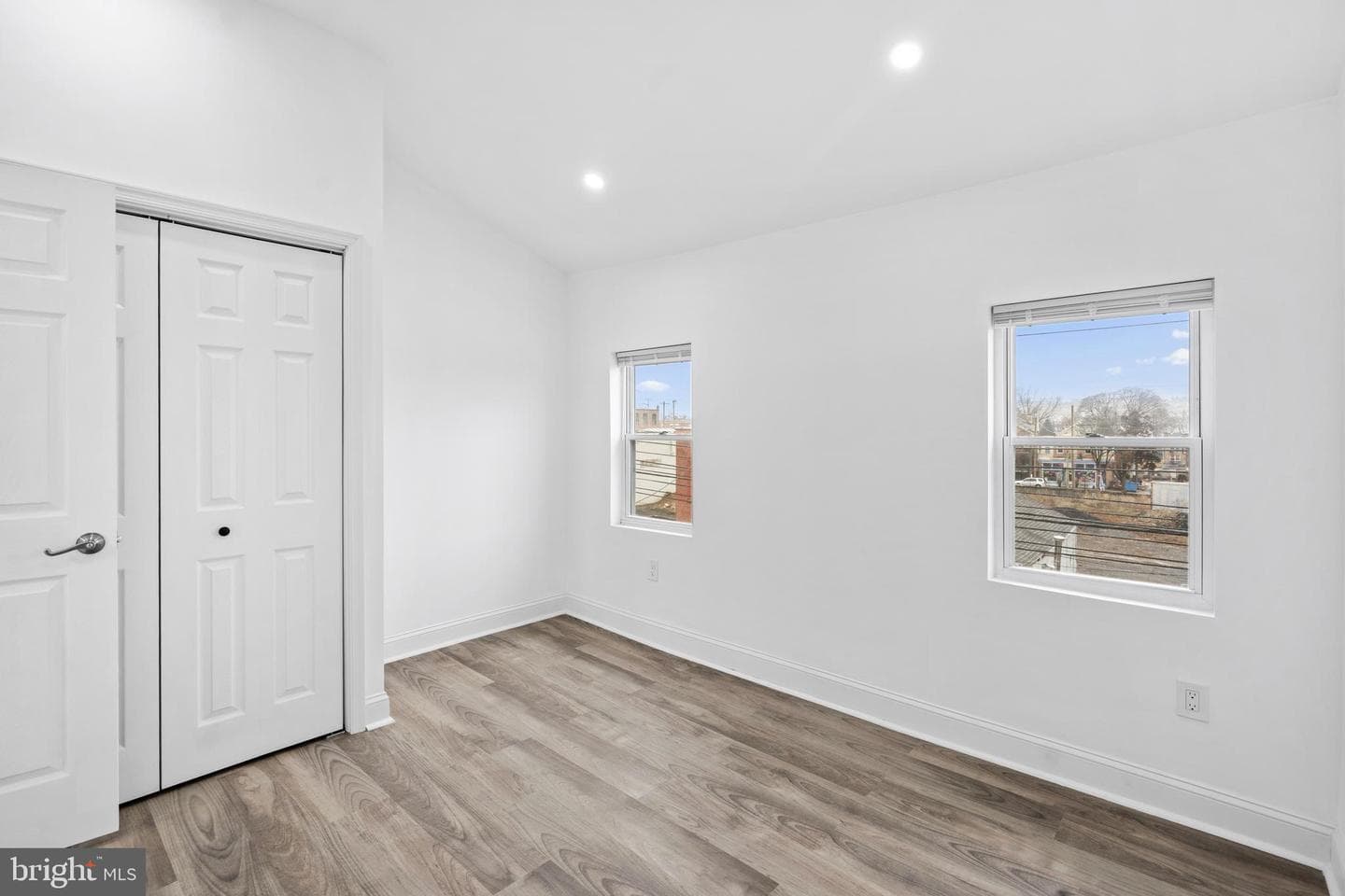 333 E Penn Street photo 14