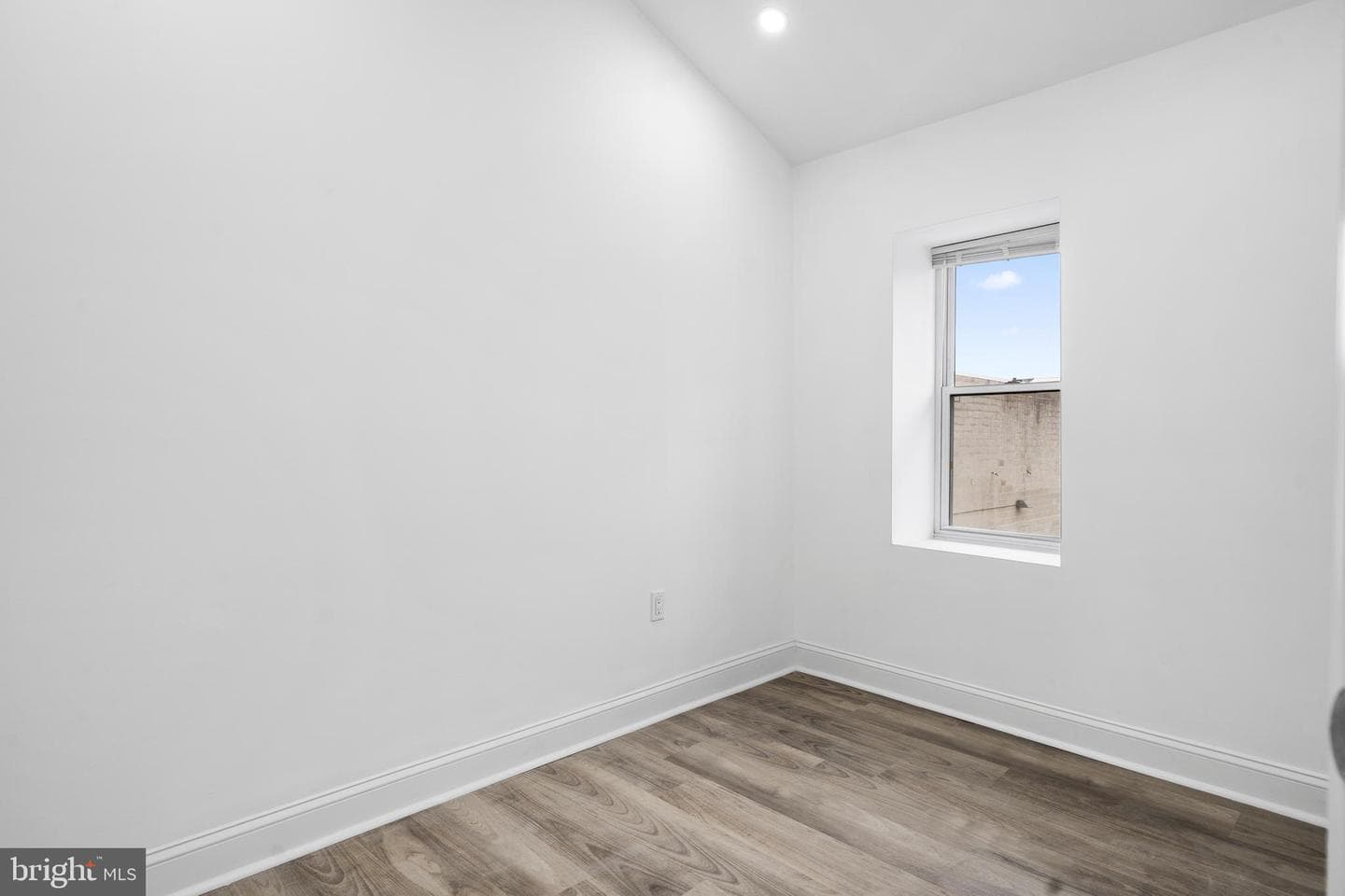 333 E Penn Street photo 17