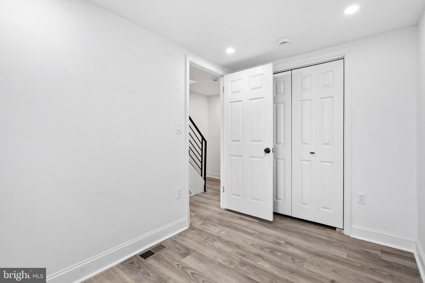 333 E Penn Street photo 19
