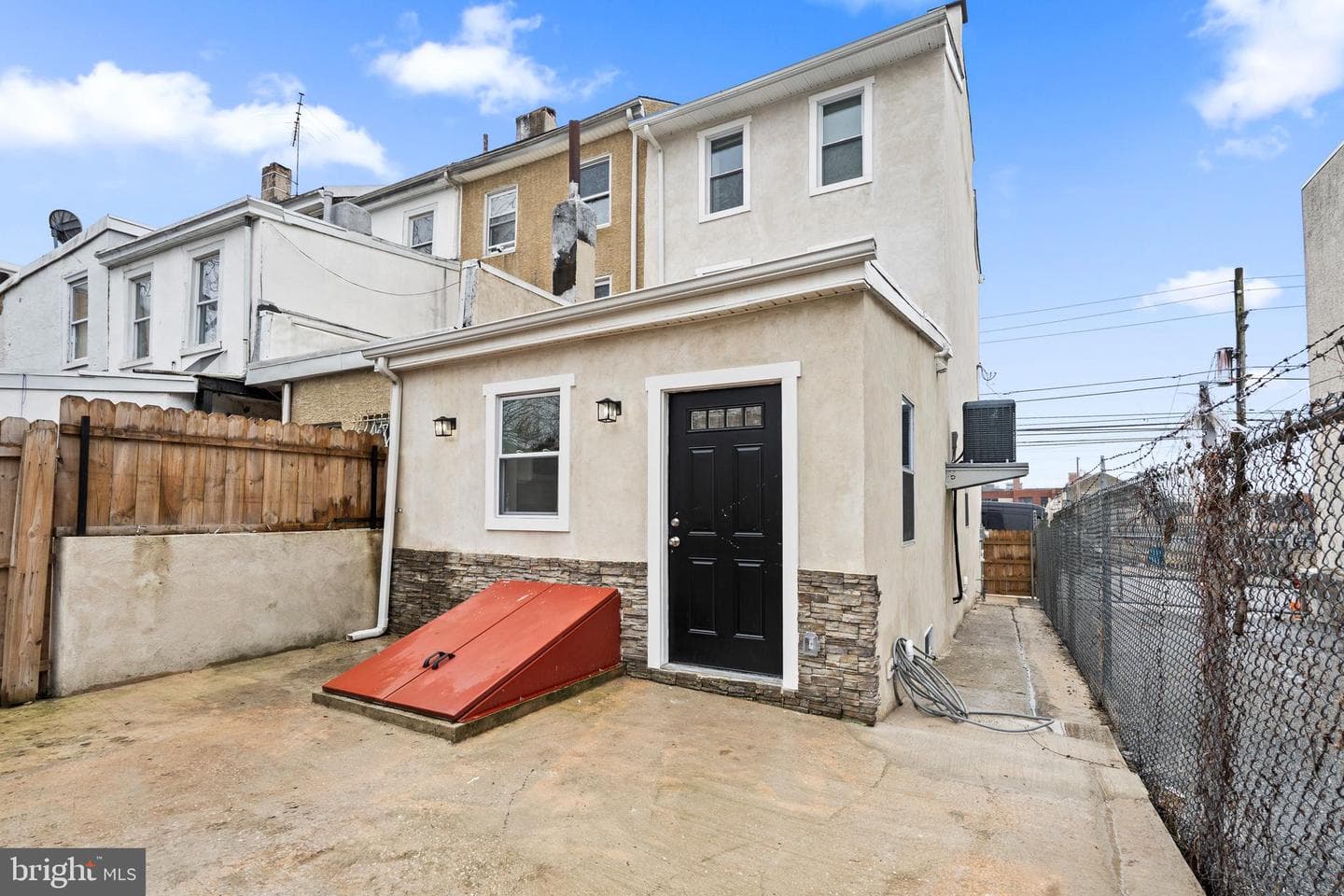 333 E Penn Street photo 25
