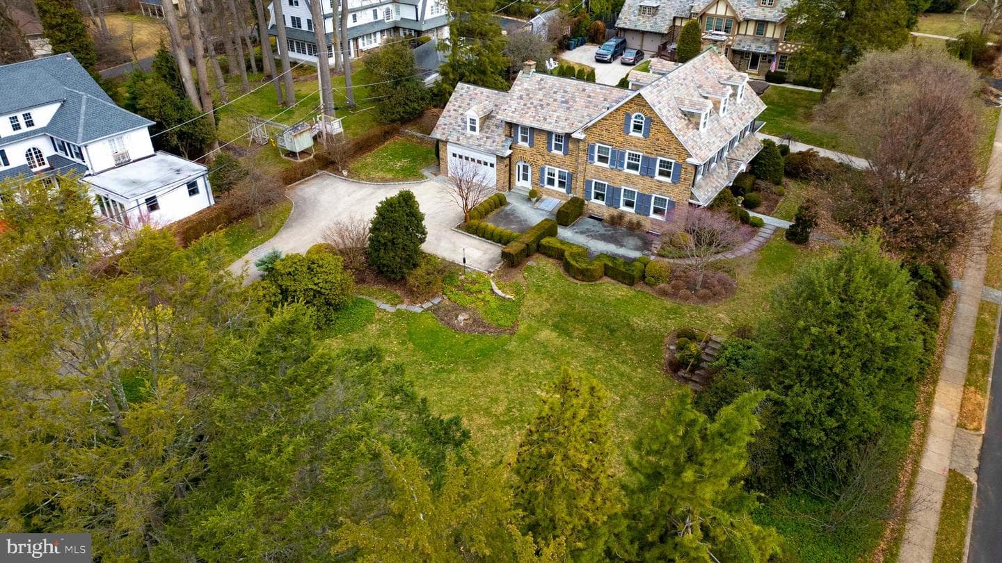 764 Glen Road photo 2