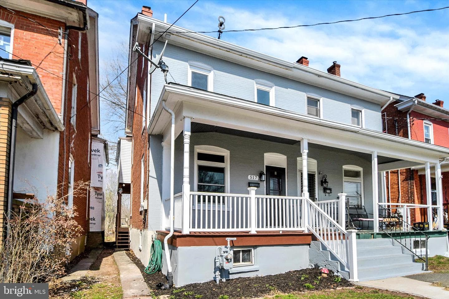 517 W 5th Street photo 2