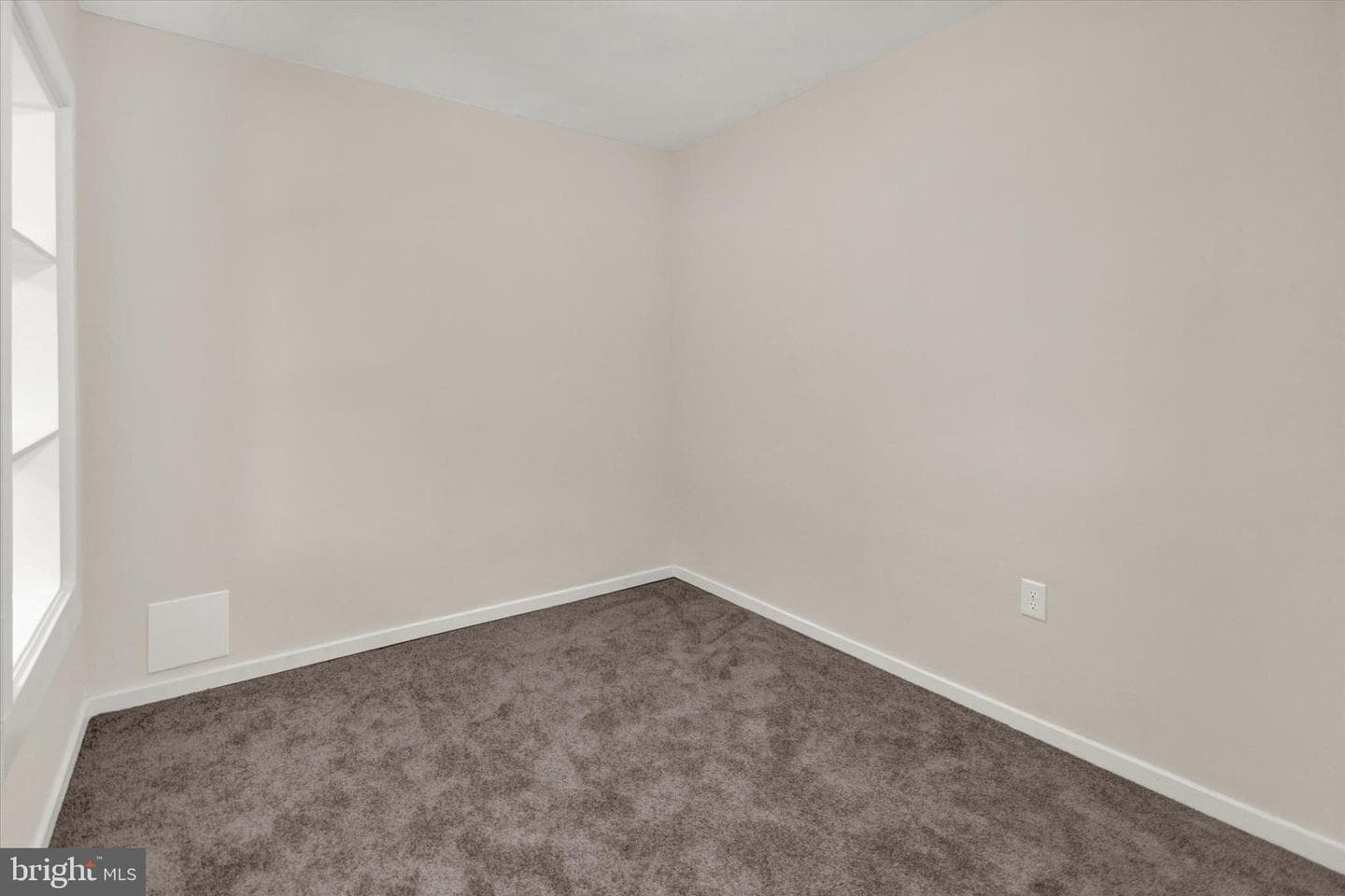 517 W 5th Street photo 23