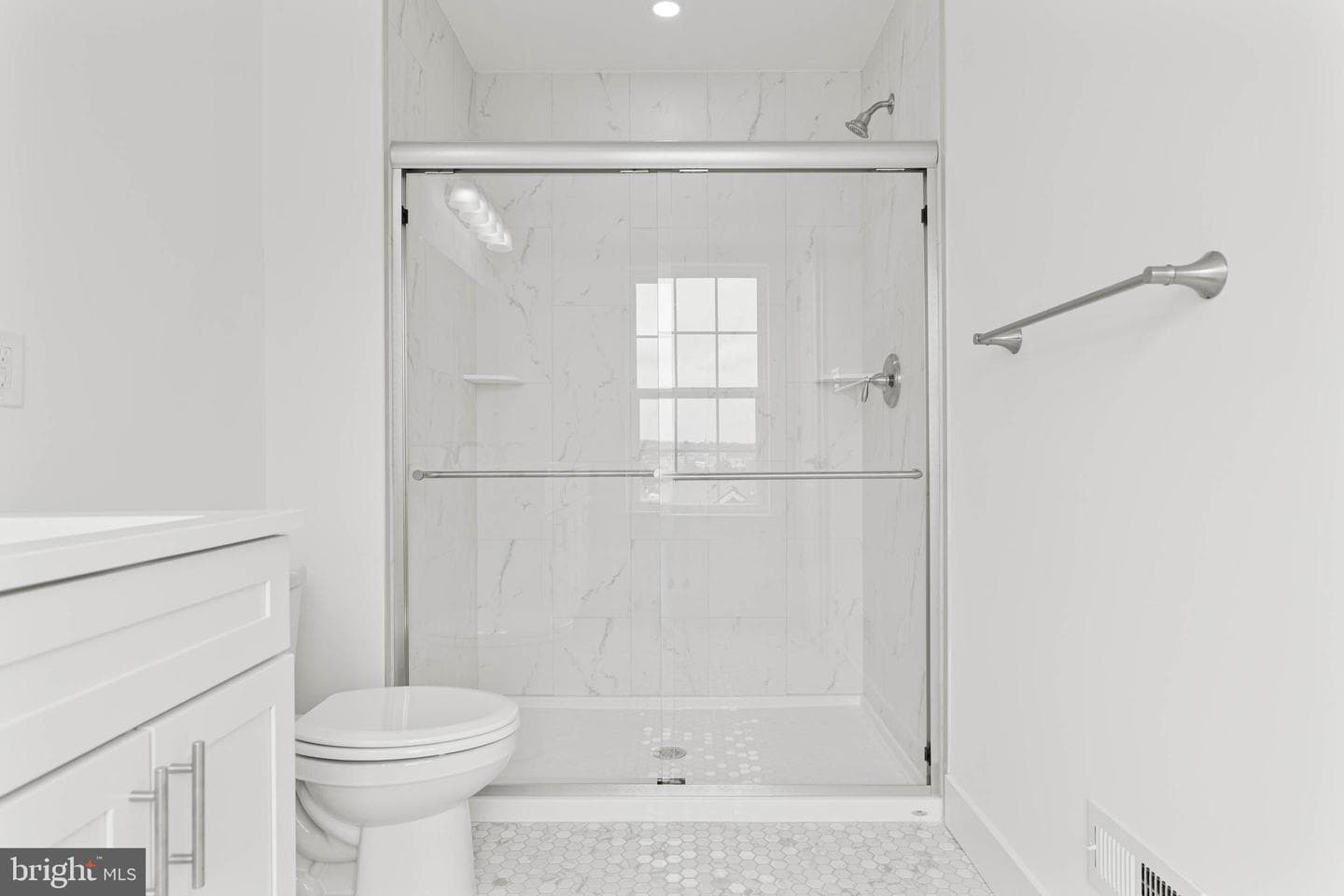 207 W Eighth Street photo 10