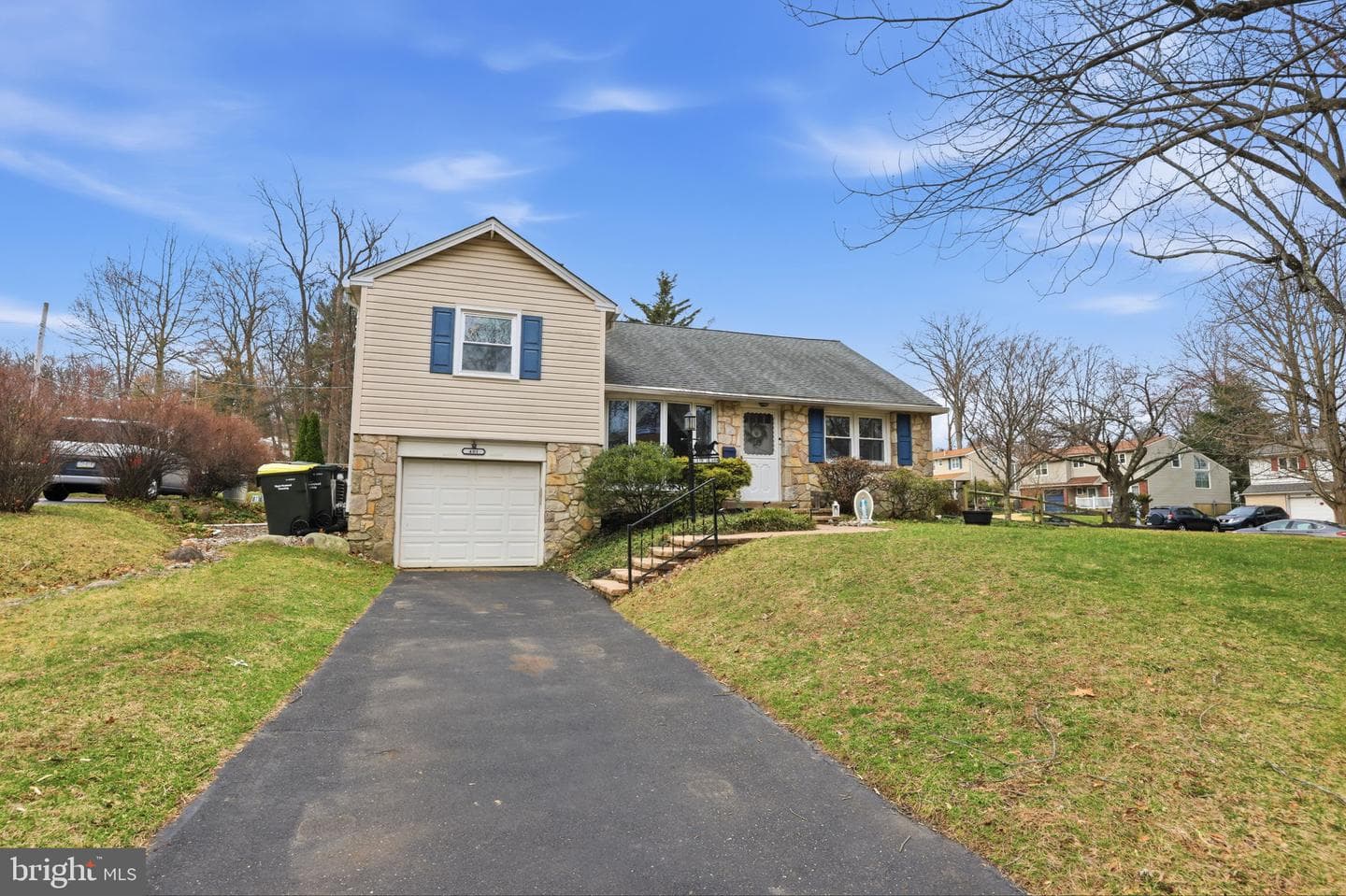 401 Red Barn Road photo 2