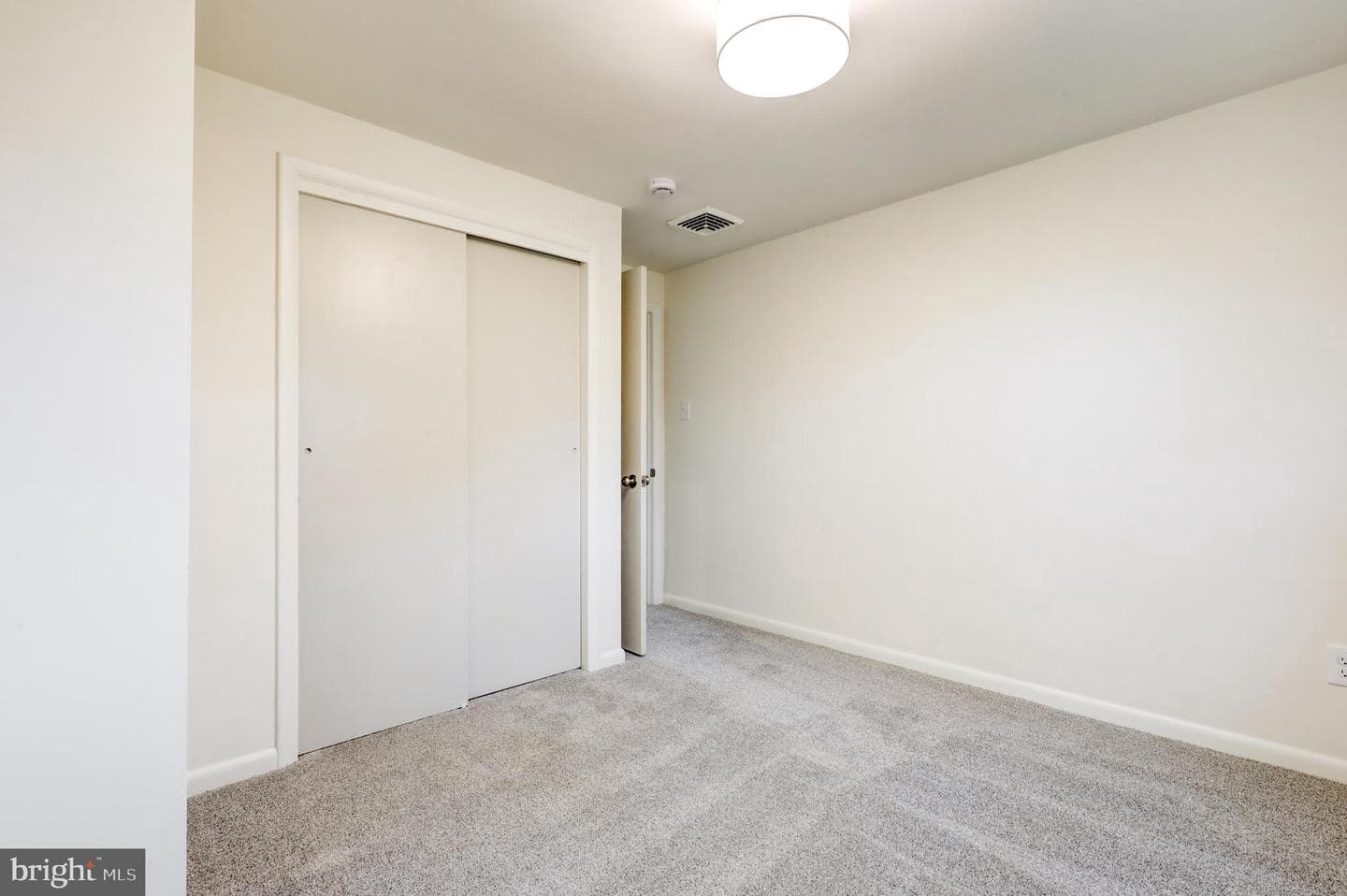 1118 Emerald Avenue photo 21